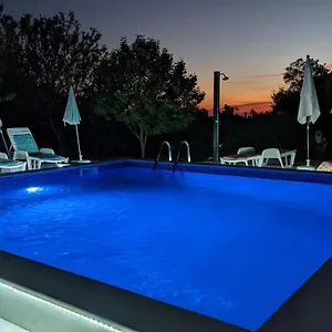  Apartment Aja